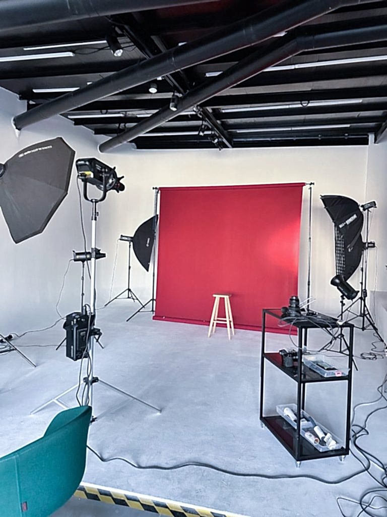 Günlük Haftalık Aylık Kiralık Fotoğraf Video Youtube Studio